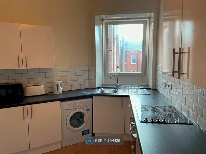 4 Bedroom Flat To Rent In Barrington Drive, Glasgow, G4