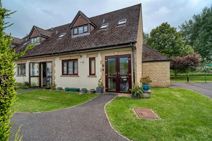2 Bedroom Retirement Property For Sale In King Edmund Court, Gillingham, SP8