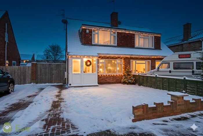 3 Bedroom Semi-Detached House To Rent In Stanway Road, Cheltenham, GL51