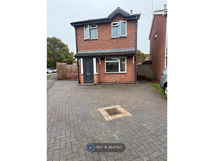 3 Bedroom Detached House To Rent In Dallow Crescent, Burton-On-Trent, DE14