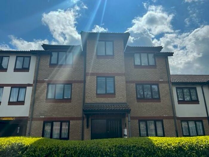 1 Bedroom Flat To Rent In Portsmouth Road, Southampton, SO19