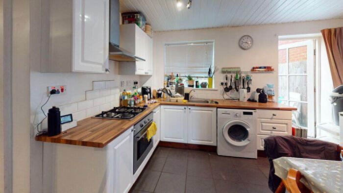 3 Bedroom House To Rent In Heeley Road, Selly Oak, B29