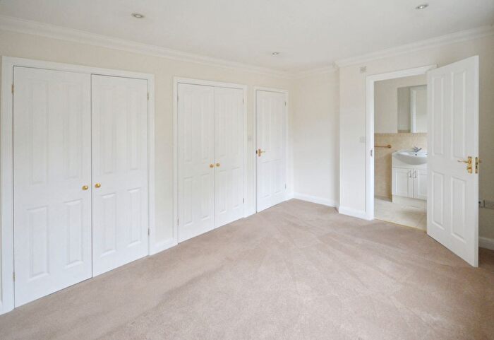 3 Bedroom Terraced House For Sale In Church Road, Haslemere, Surrey, GU27