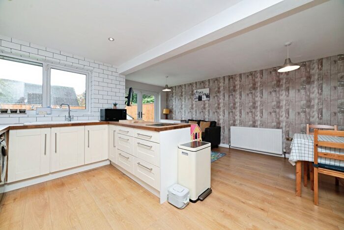 3 Bedroom Semi-detached House For Sale In Langdale Crescent, Cottingham, HU16