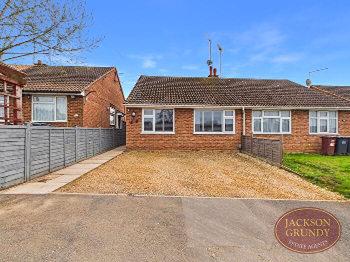 2 Bedroom Semi-Detached Bungalow For Sale In The Avenue, Kingsthorpe, NN2