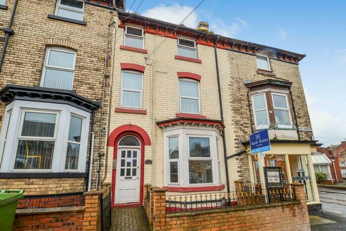 1 Bedroom Flat To Rent In Norwood Street, Scarborough, North Yorkshire, YO12