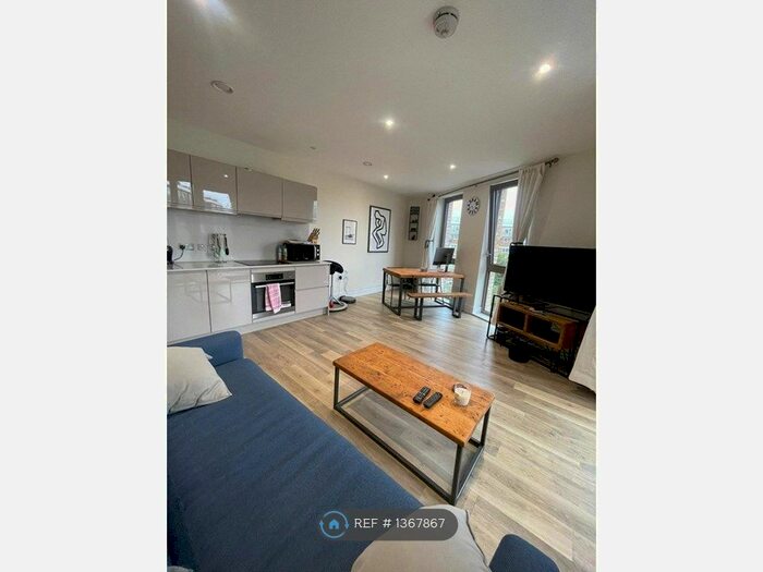 1 Bedroom Flat To Rent In Corio House, London, SE1