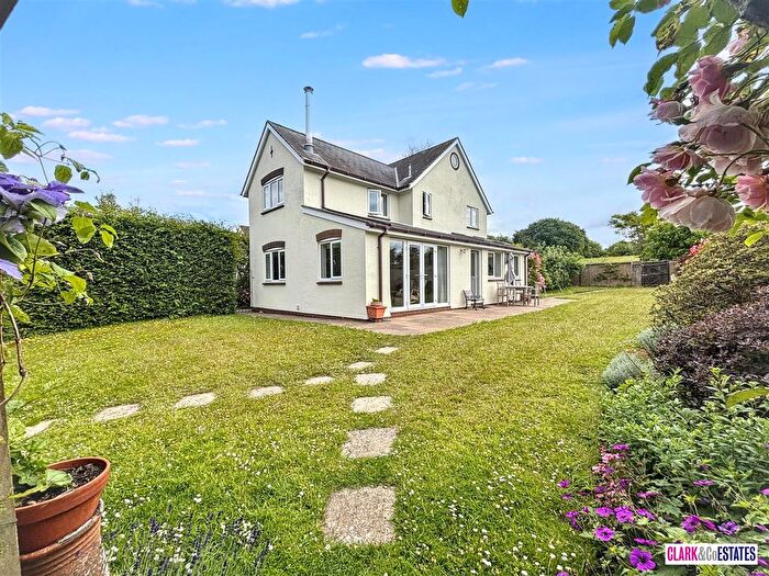 4 Bedroom Detached House For Sale In Higher Shapter Street, Topsham, EX3