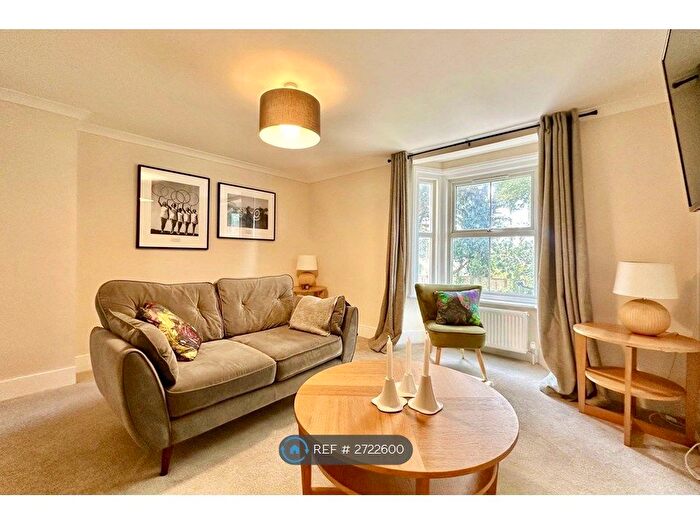 2 Bedroom Flat To Rent In High House, Battle, TN33