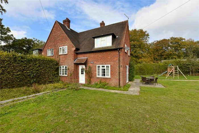 3 Bedroom Semi-Detached House To Rent In Park Farm Cottages, Reading Road, Goring, Reading, RG8
