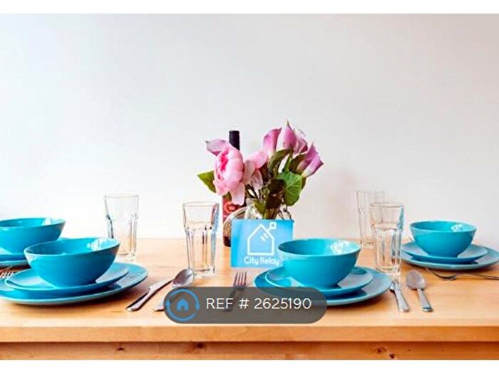 2 Bedroom Flat To Rent In St Georges Court, London, SE1