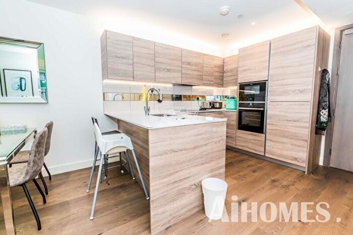 2 Bedroom Flat For Sale In Deveraux House, Duke Of Wellington Avenue, London, SE18