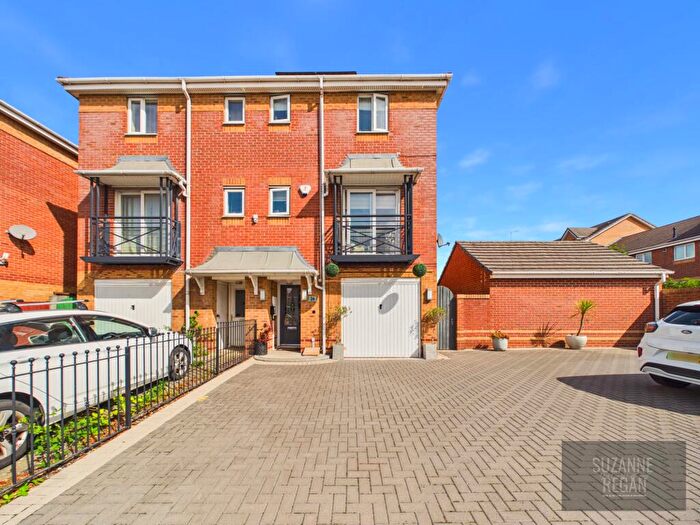 3 Bedroom Semi-Detached House For Sale In Anley Way, Daimler Green, Coventry, CV6