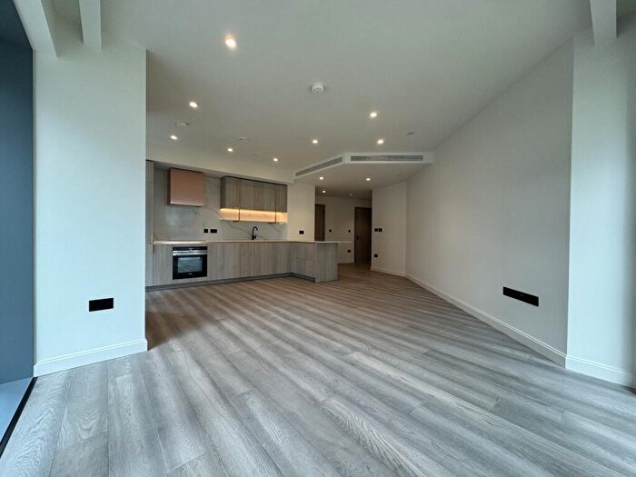 2 Bedroom Flat To Rent In Marsh Wall, South Quay, E14