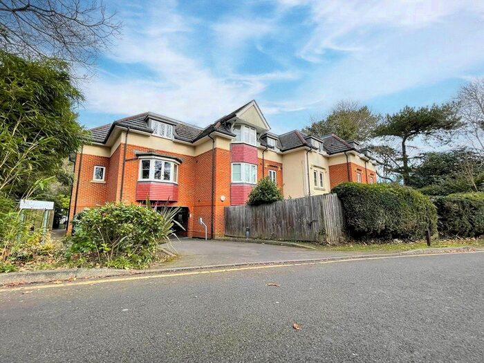 2 Bedroom Flat To Rent In Marchmont Place, Larges Lane, Bracknell, Berkshire, RG12
