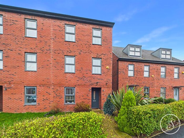 4 Bedroom Semi Detached House For Sale In Magnolia Road, Seacroft, Leeds, LS14