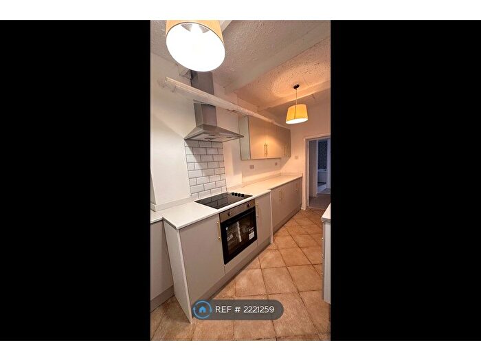 3 Bedroom Semi-Detached House To Rent In Delce Road, Rochester, ME1