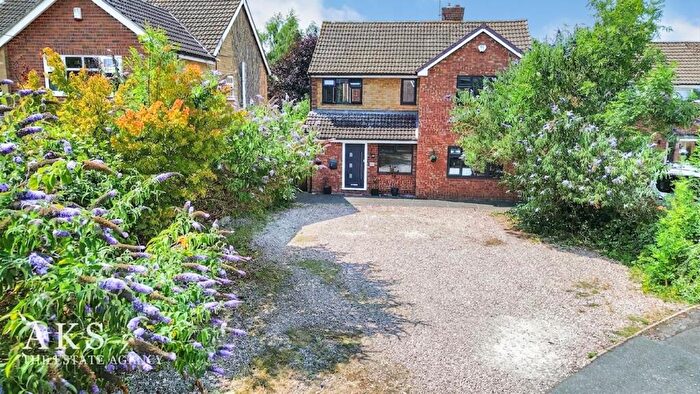 4 Bedroom Detached House For Sale In West Avenue, Hilton, DE65