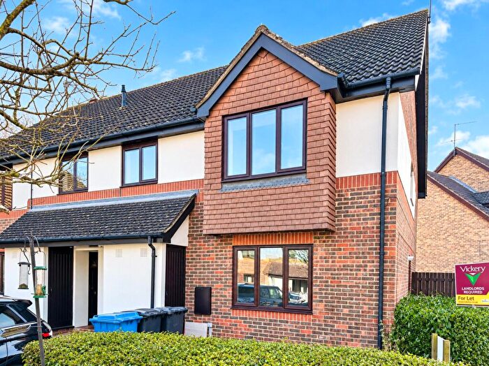 2 Bedroom Maisonette To Rent In Saddleback Way, Fleet, GU51