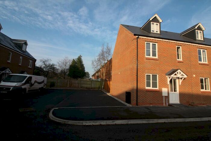 5 Bedroom House To Rent In Dolphin Court, Canley, Coventry, CV4