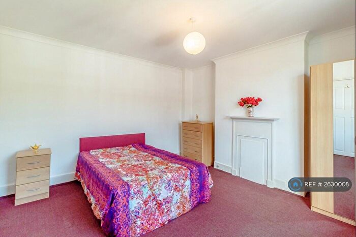 4 Bedroom Terraced House To Rent In Landseer Road, N19