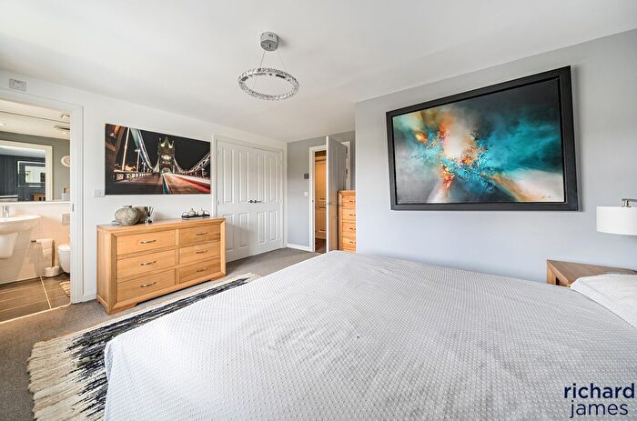 3 Bedroom Terraced House For Sale In Scott Close, Swindon, SN25