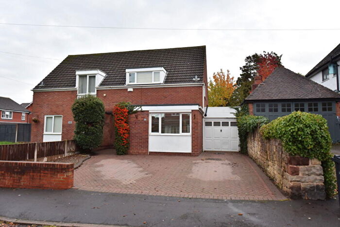 3 Bedroom Semi Detached House For Sale In Kingswinford, Cross Street, DY6