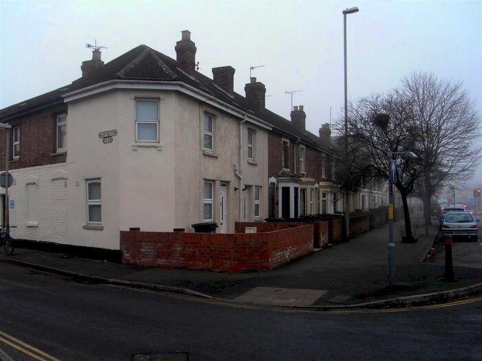 1 Bedroom Flat To Rent In Hartington Road, Linden, Gloucester GL1