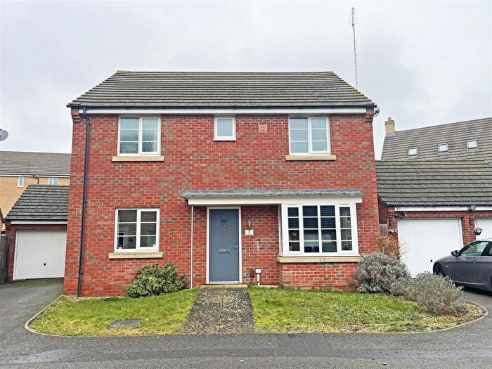 4 Bedroom Detached House For Sale In Dukes Way, Hampton Vale, Peterborough, PE7