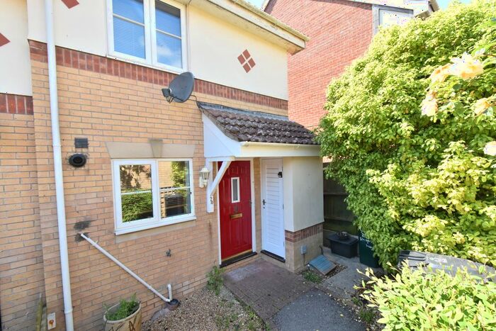 2 Bedroom Semi-Detached House To Rent In Sheppard Way, Portslade, Brighton, BN41