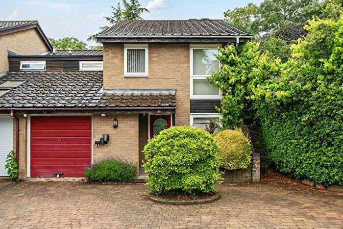 4 Bedroom Link Detached House For Sale In Norlands Crescent, Chislehurst, Kent, BR7