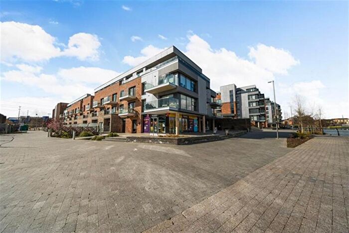2 Bedroom Flat To Rent In Bedroom Property In Darlington House, Peterborough, PE2