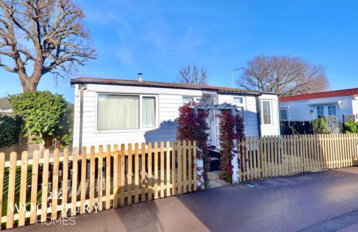 2 Bedroom Park Home For Sale In The Elms, Lippitts Hill, Loughton, IG10