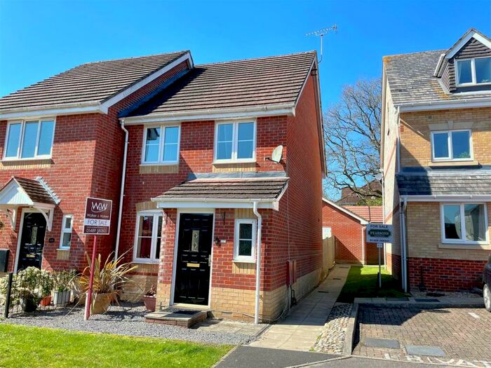 3 Bedroom End Of Terrace House To Rent In Oak Coppice Road, Whiteley, Fareham, PO15
