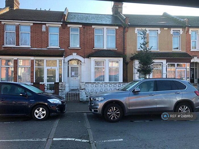 5 Bedroom Terraced House To Rent In Shakespeare Crescent, London, E12