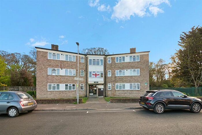 2 Bedroom Flat For Sale In Portland Road, Hayes, UB4