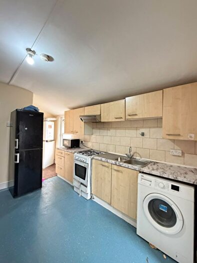 2 Bedroom Flat To Rent In Katherine Road, London, E6