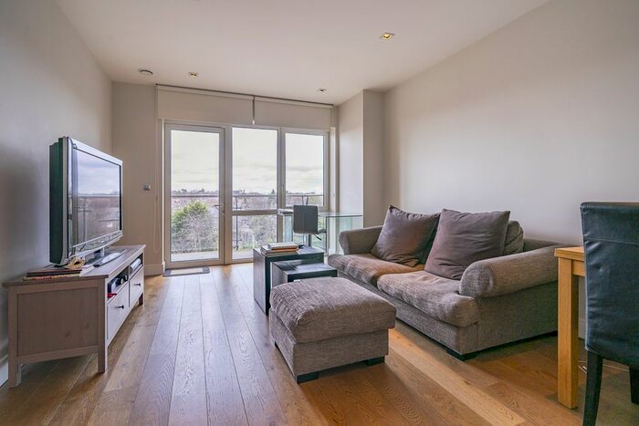 2 Bedroom Flat To Rent In Longfield Avenue, London, W5