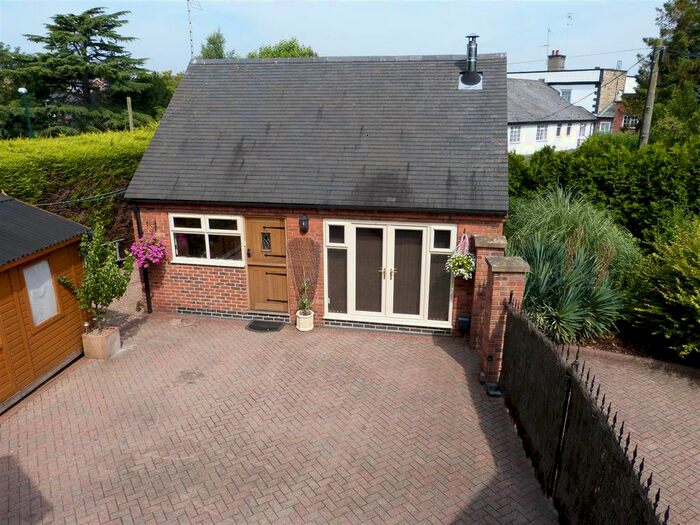 1 Bedroom Flat To Rent In Barn Close, Castle Donington, Derby, DE74