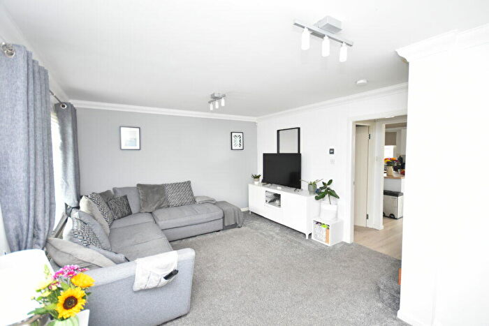 3 Bedroom Semi-Detached Villa For Sale In Bell View, Newmains, ML2