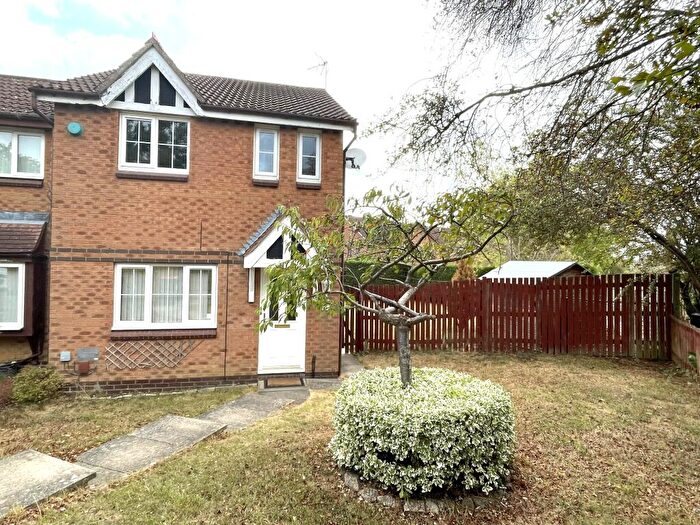 3 Bedroom Semi-Detached House For Sale In Aintree Close, Bletchley, Milton Keynes, MK3