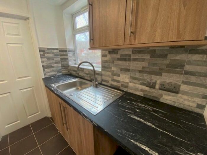 1 Bedroom Studio To Rent In Middleborough Road, Coventry, West Midlands, CV1