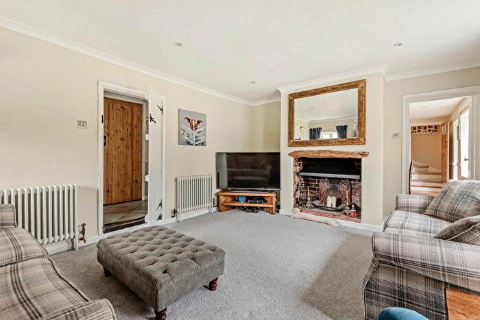 4 Bedroom Detached House For Sale In Picket Piece, Andover, SP11