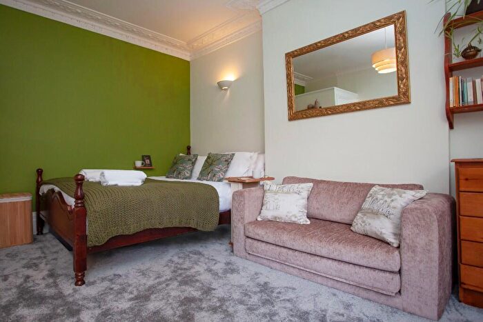 1 Bedroom Flat To Rent In Elliston Road, Bristol, BS6