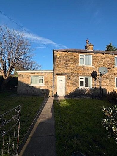 Property To Rent In Petrie Road, Thornbury, BD3