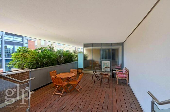 3 Bedroom Penthouse To Rent In St Martins Lane, Covent Garden, WC2E