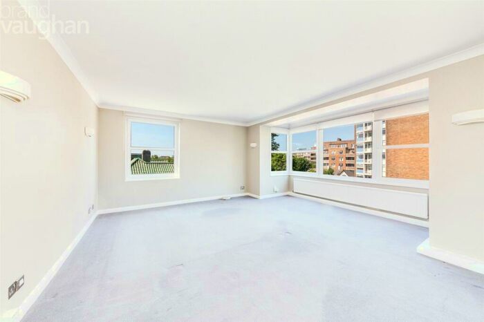 2 Bedroom Flat To Rent In York Avenue, Hove, East Sussex, BN3