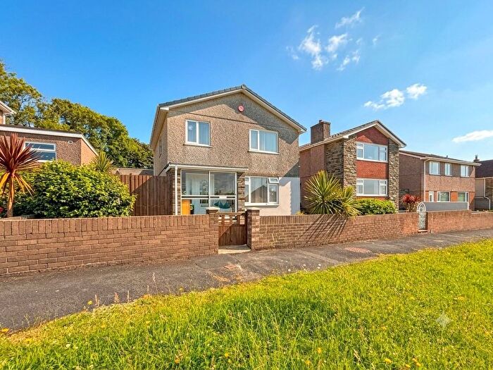 3 Bedroom Detached House For Sale In Miller Way, Thornbury, Plymouth, PL6