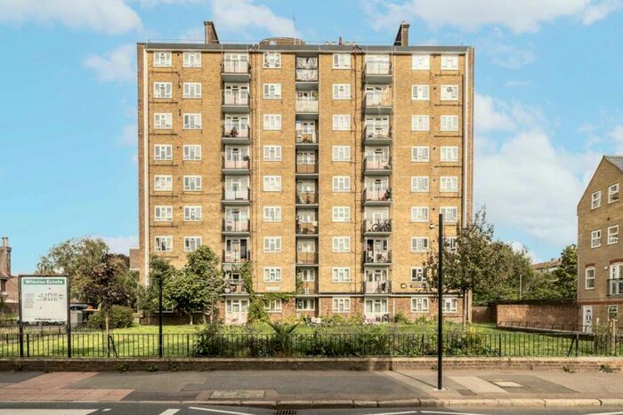 3 Bedroom Flat To Rent In Whiston Road, Broadway Market, E2