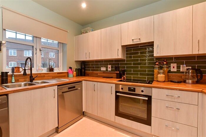 2 Bedroom Semi-Detached House For Sale In Baxter Lane, Cranleigh, Surrey, GU6